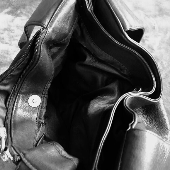 Fossil Handbag Shoulder Bag Black Pebbled Leather Key Charm Large Width 16in. - Picture 3 of 7